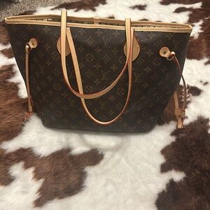 LV Neverfull